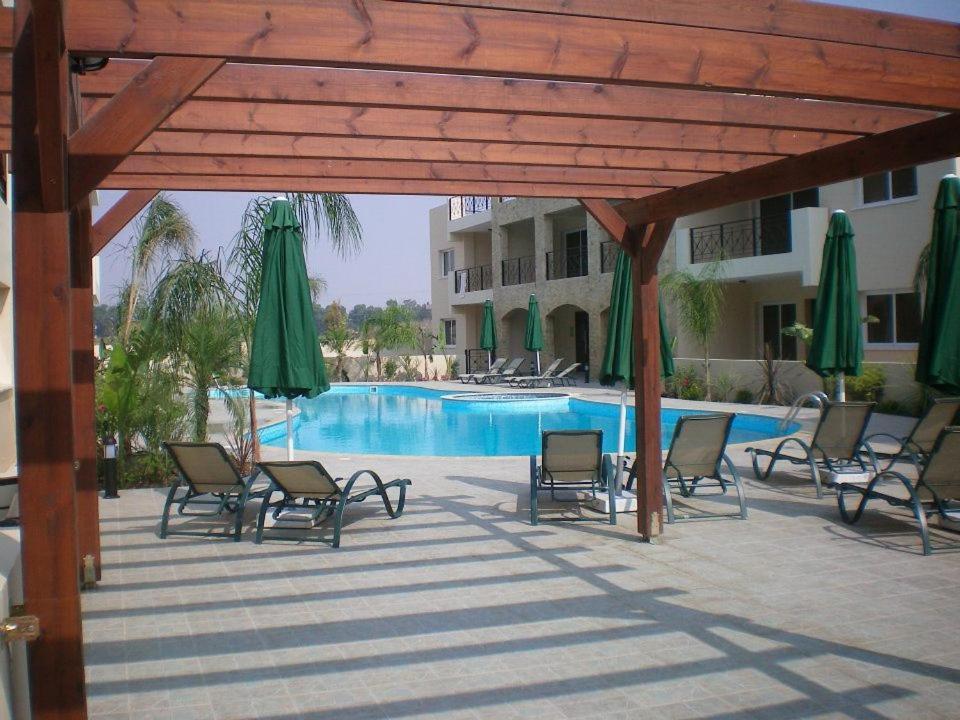 104 Excellent 2 Bed Apartment With Pool View, Ac & Gym! Perivolia Exterior photo